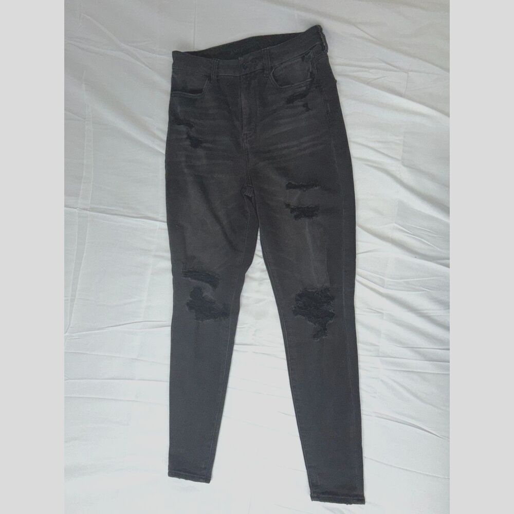 American Eagle Super High-Rise Jegging – Size 4 Short – Black Distressed